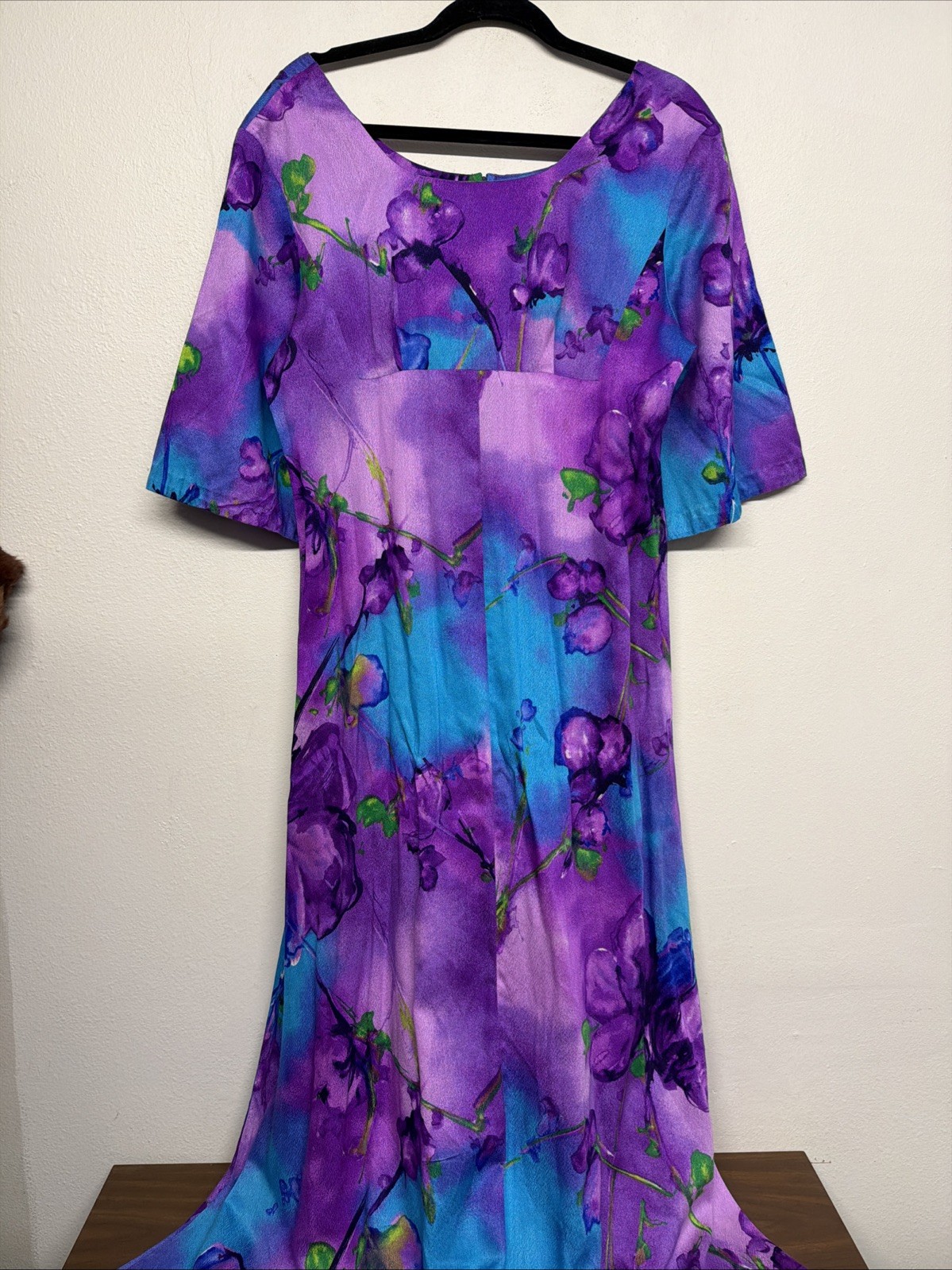 Ui-Maikai Vintage Hawaiian Maxi Dress Green White Floral 1970s 100% Cotton