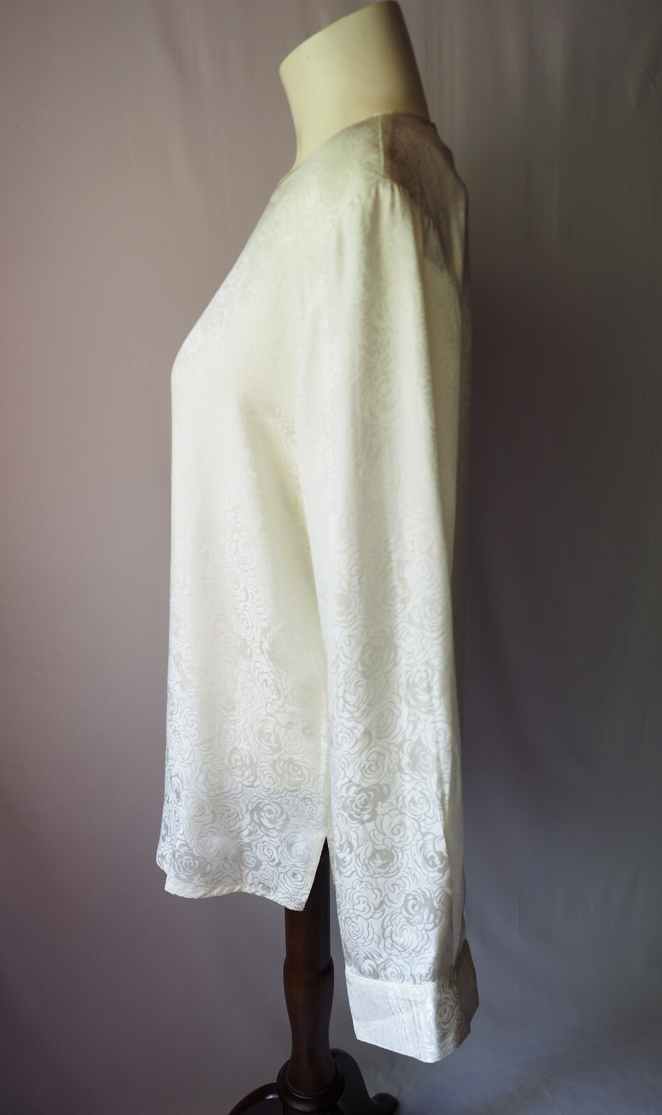 Vintage Harve Bernard by Bernard Holtzman Silk Blouse Jacquard Floral Ivory L