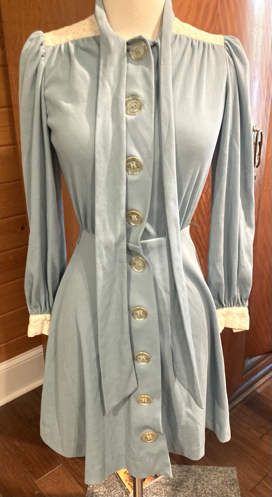 Vintage 1960s 1970s pale blue mini dress 40s style junior size B36