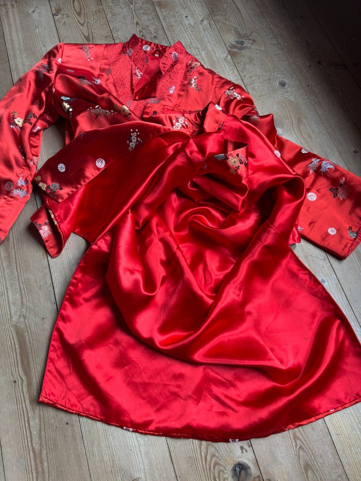 Vintage Kimono Silk Coat Red China Coat 70s Embroidery Silk Size 38 40 42