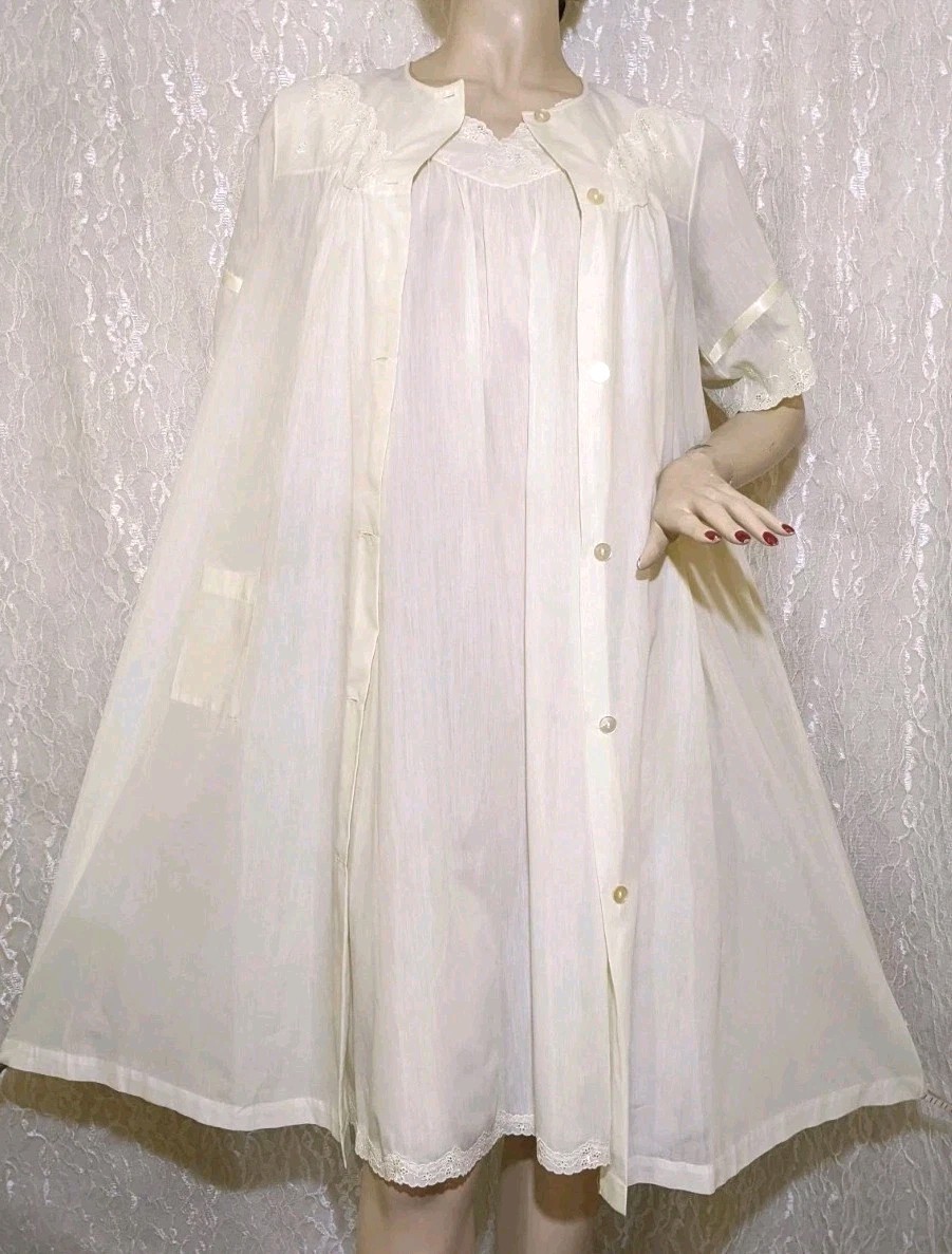 Vintage Yellow Lightweight Cotton Free Bust Nightgown Button-up Robe Pocket Set