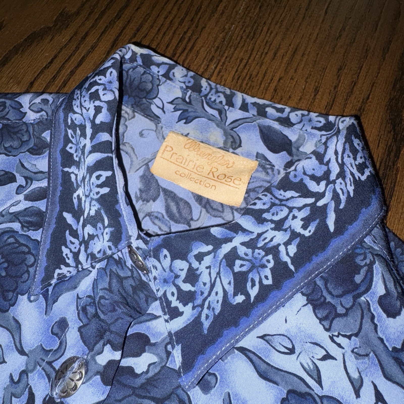 Vintage Wrangler Prairie Rose Womens Short Sleeve Button Up Shirt Rare Blue Rose