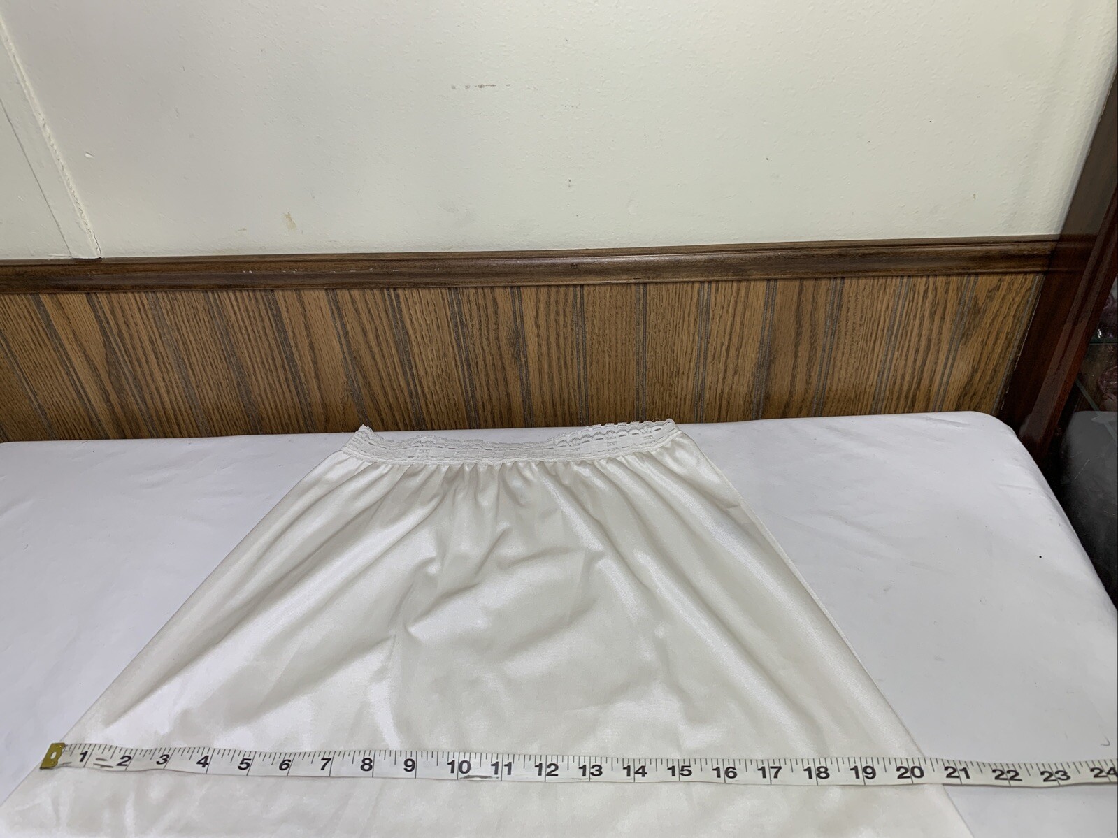 Vintage Olga Secret Hug Half Slip Skirt Lace Trim Size Small Satin Ribbon Bow