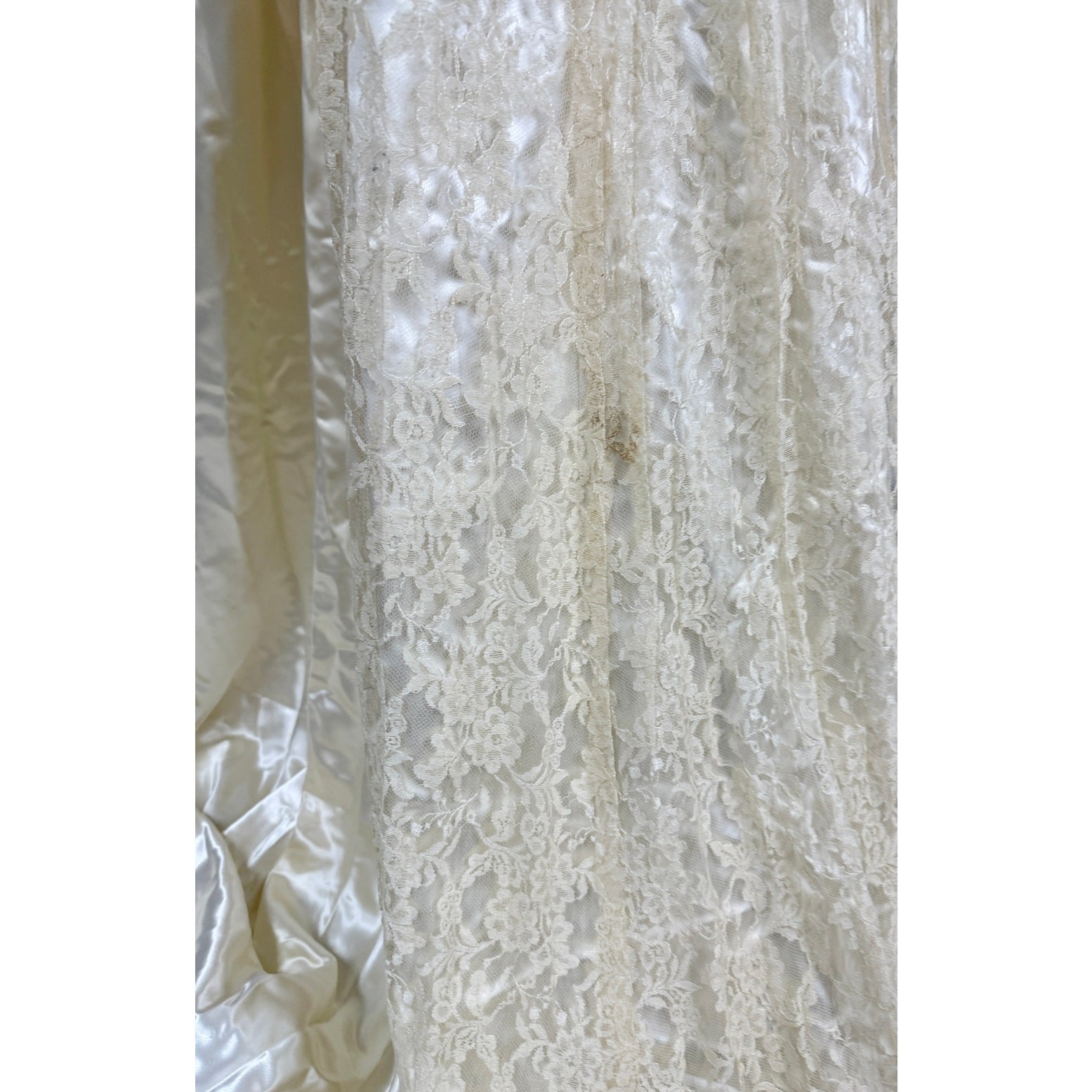 VTG 40s Hess Ivory Skinner Satin Wedding Gown Lace Illusion Yoke Train XS