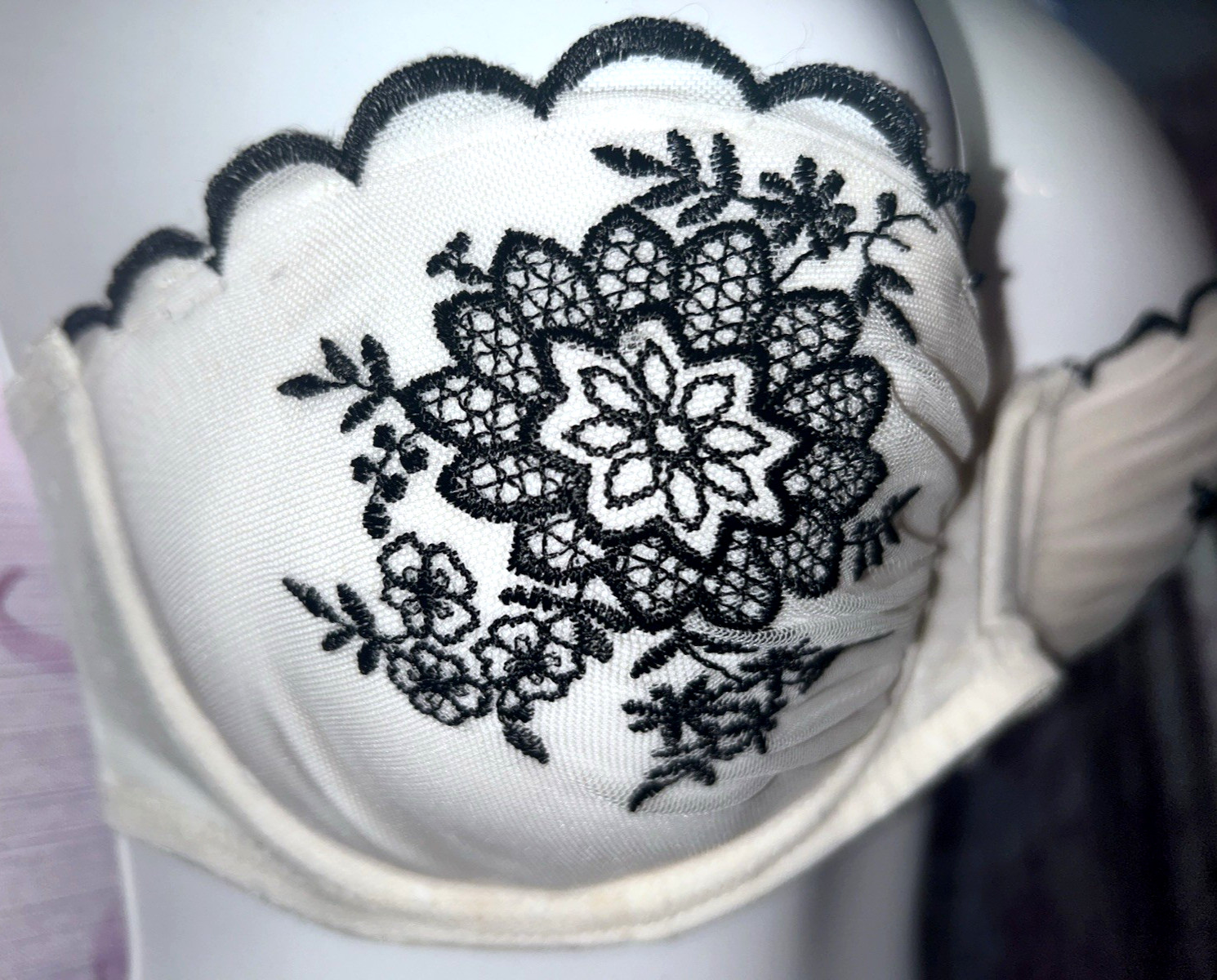 Vtg Maidenform Strapless Underwire Bra Size 38B