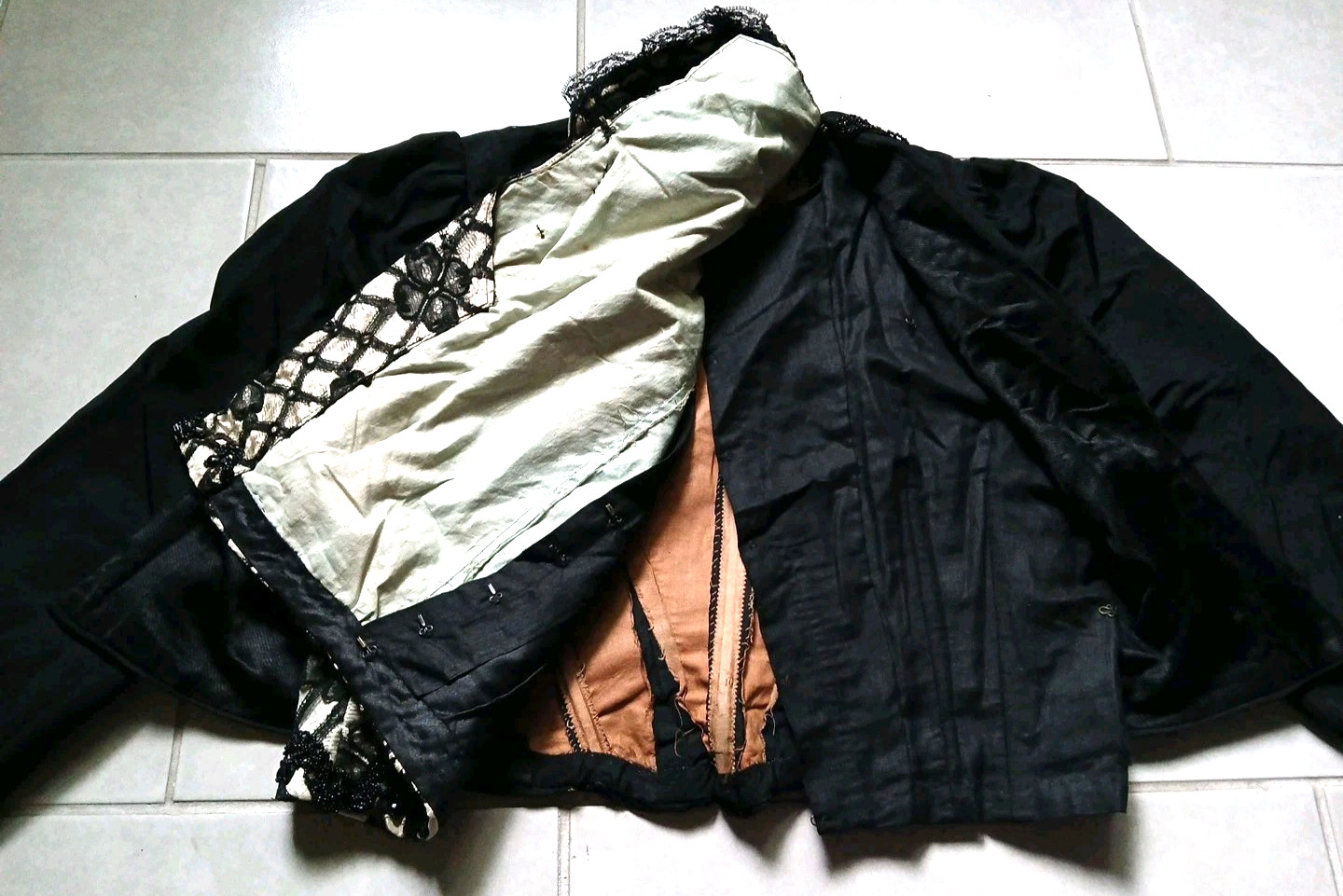ANTIQUE VICTORIAN BLOUSE JACKET HANDMADE LACE BEAD HIGH NECK METAL TOP HOOKS BLK