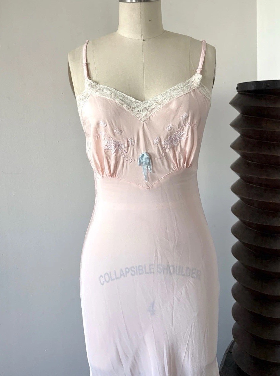 1940s Pink Bias Cut Rayon Slip Dress Floral Embroidery Lace Trim Satin Bow XS