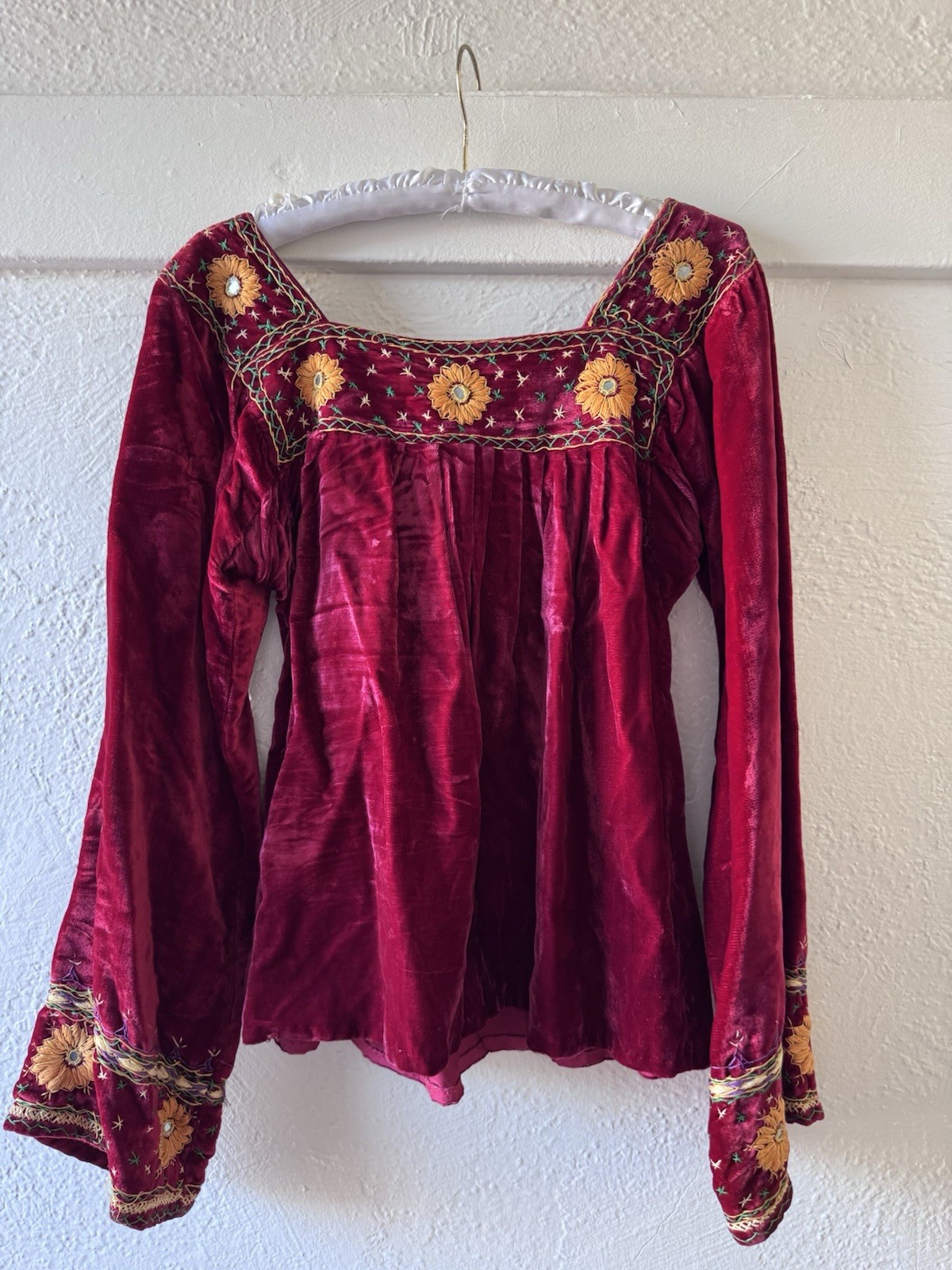 Vintage Women’s 70’s Peasant Floral Embroidered Blouse flare Sleeves 100% Rayon