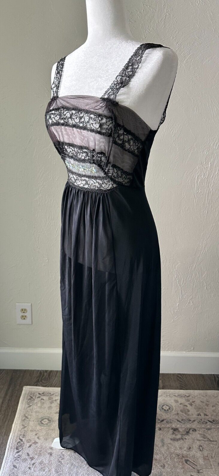 VTG 1950s Black Lace & Sheer Gown Embordered Floral Pleats Full Length Nightgown