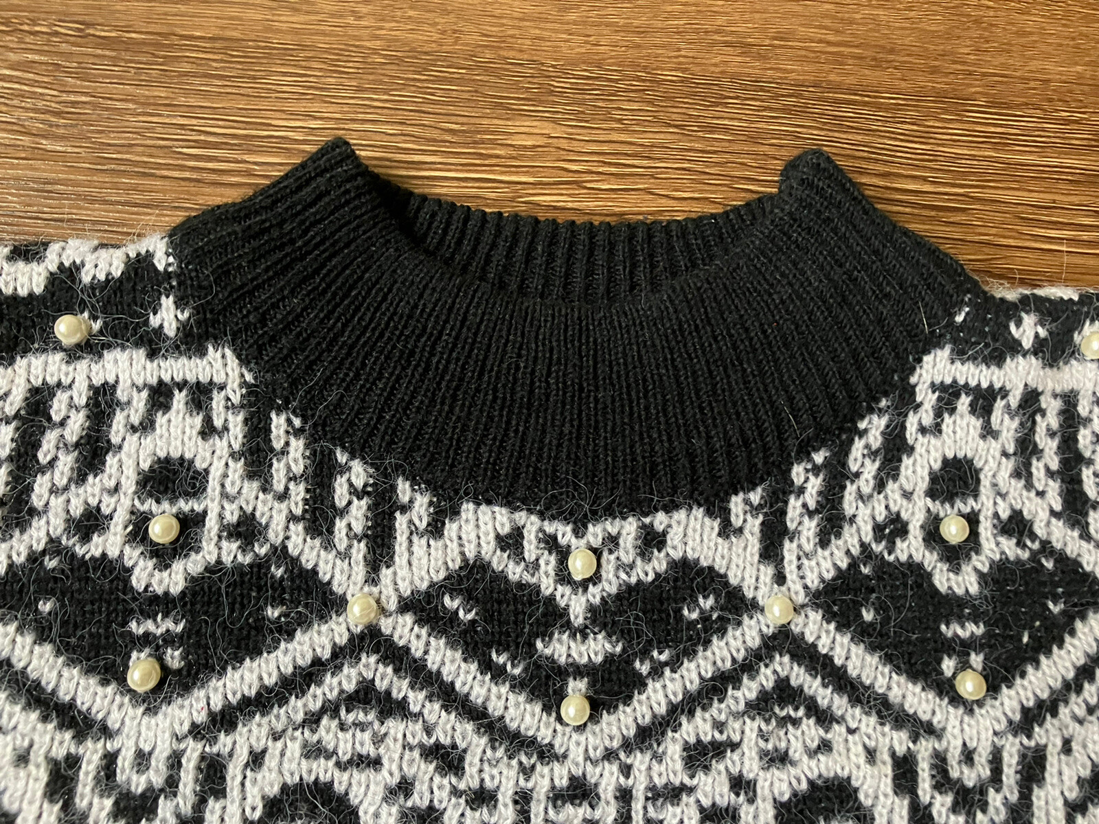 Vintage Star Cody Oversized Mock Neck Sweater Abstract Pattern Faux Pearls L/XL
