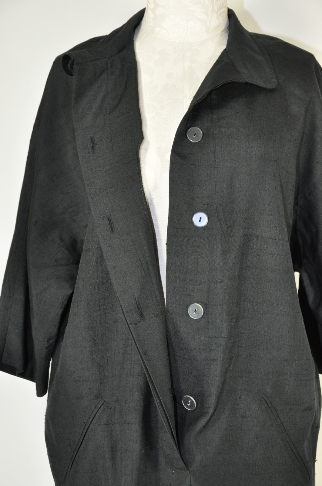 90s Black Textured Raw Silk Long Sleeve Button Front Modest Shirtdress Women M L