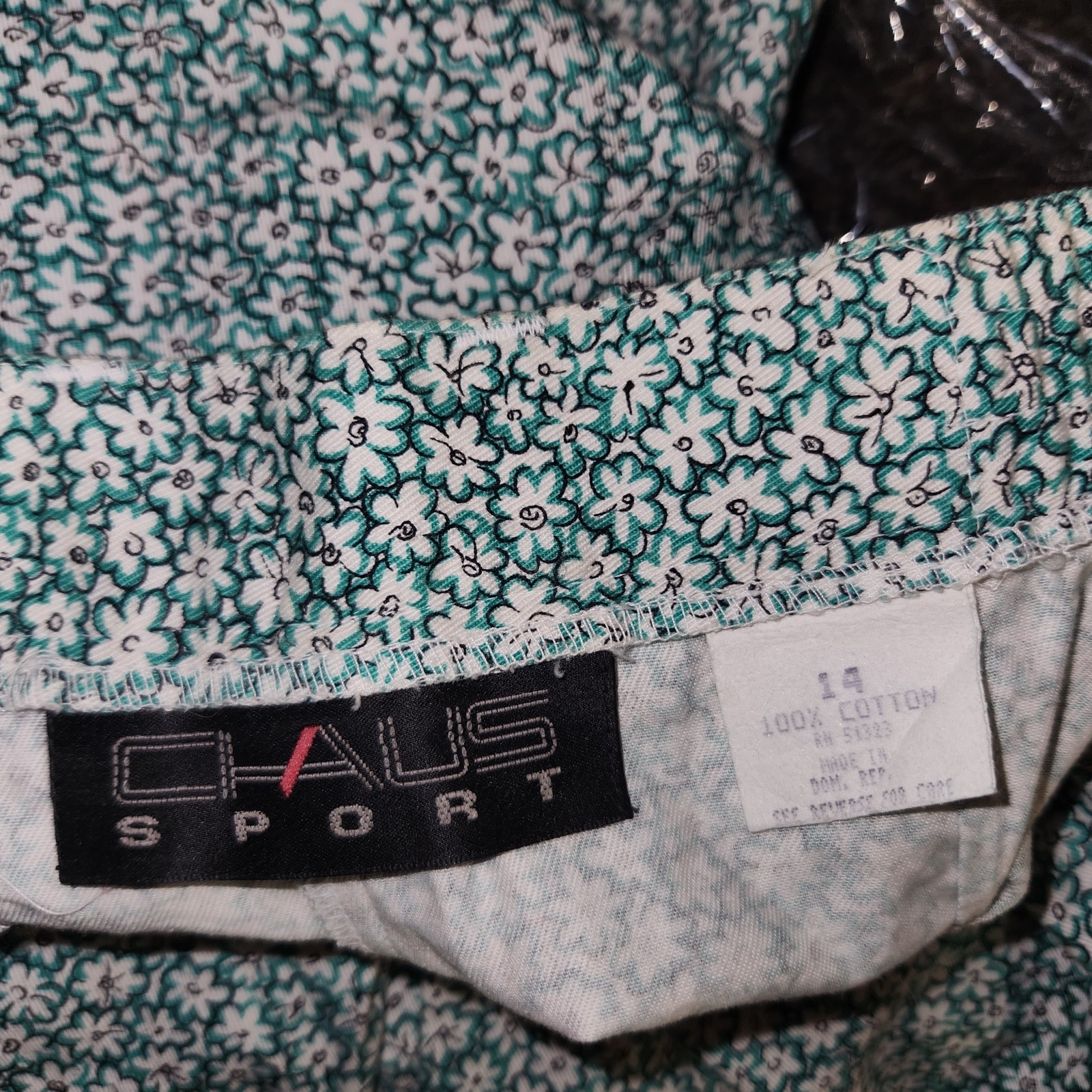 Vintage 90’s Chaus Sport Zip Floral 100% Cotton Bermuda Shorts 14 Green Daisy