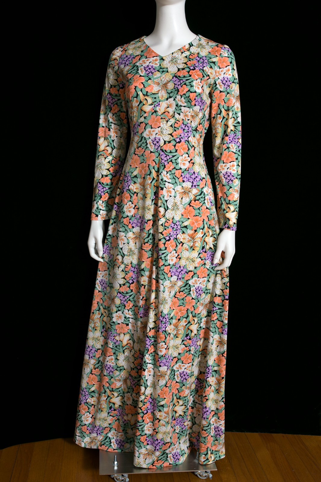 Gorgeous Vintage 70s Pastel Green Peach Purple Floral Patterned Maxi Dress