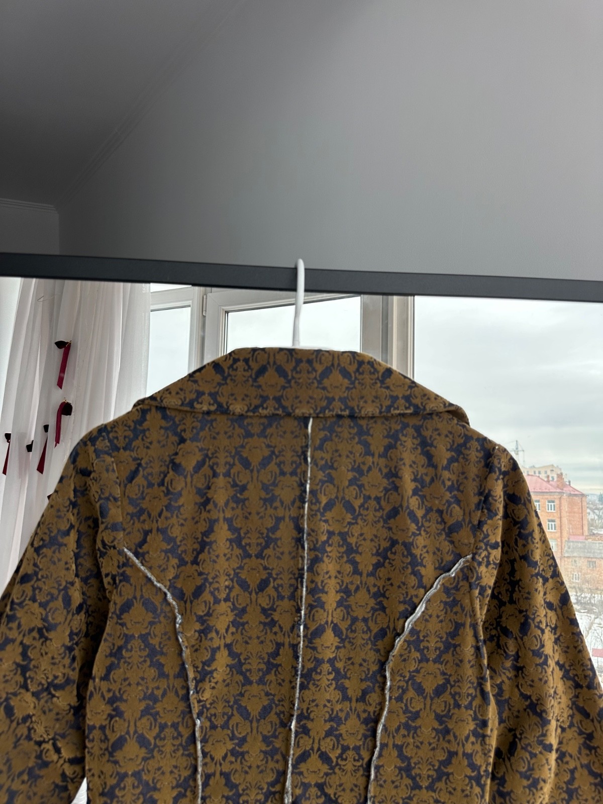 Vintage 1980s Baroque Jacquard Antique Woman Coat Sz M