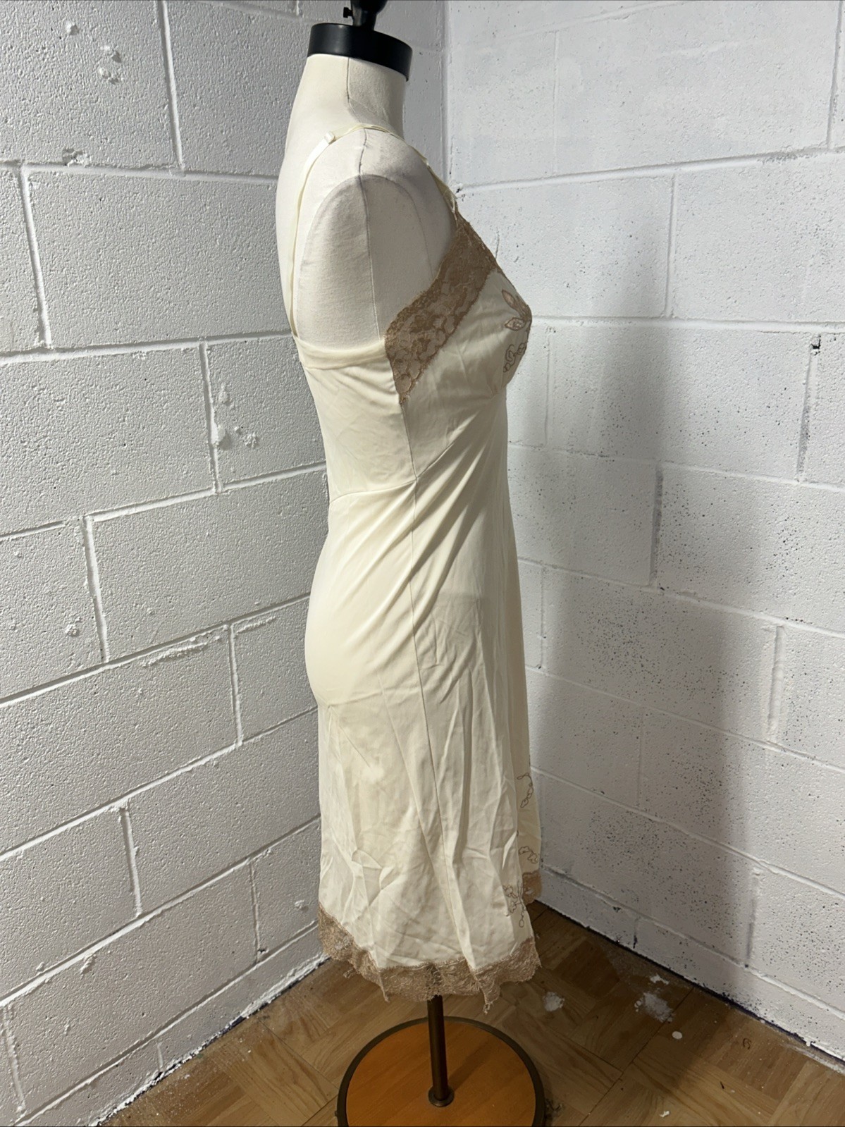 Vintage Top Form Slip Dress Nightie Cream Tan Lace Sz 34 Embroidered S3
