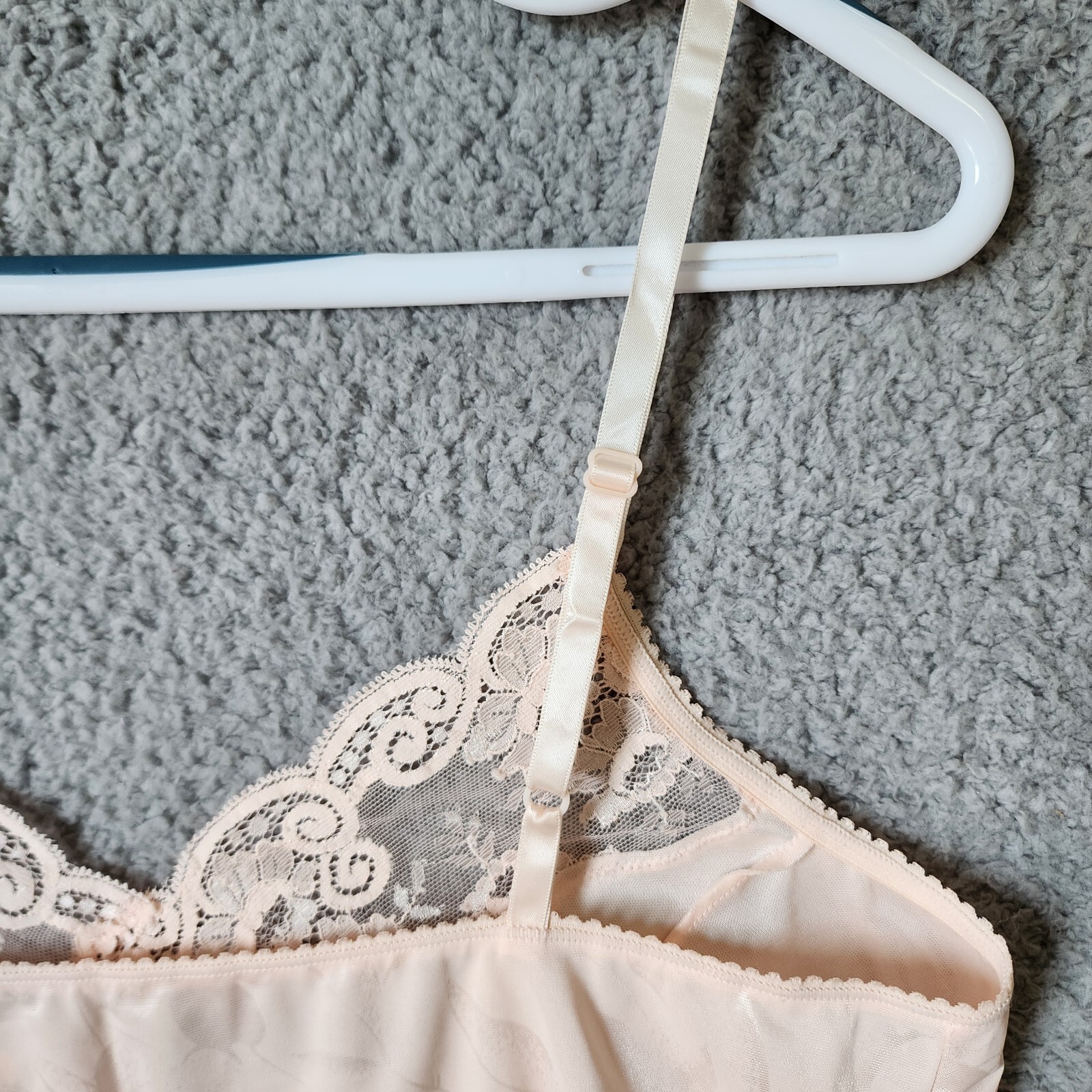 JC Penney Intimate Thoughts Adonna Camisole Top Satin/Lace Pink Floral 6490 Sz L