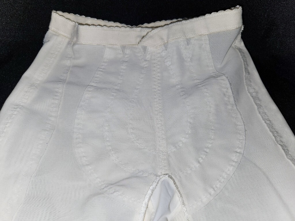 VTG Vanity Fair S 41-015 Nylon Girdle Shaper Long Leg Garter Loop B6