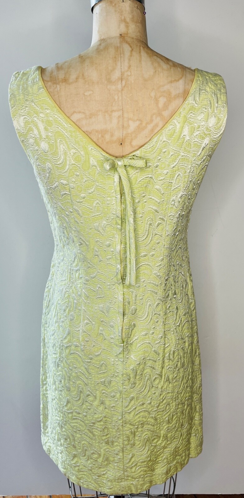 VTG MOD 60’S CITRON YELLOW-GREEN FLORAL JACQUARD MINI SHIFT COCKTAIL DRESS*S