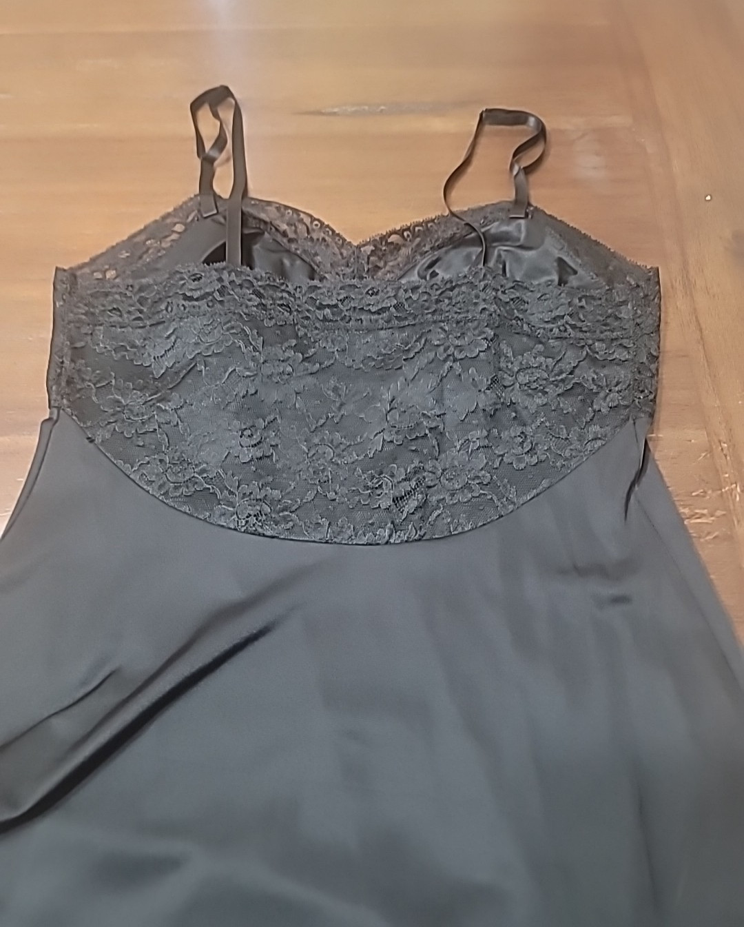 Vtg 60s VANITY FAIR Black Dress Slip Silky nylon sexy Floral 8″ Lace Hem Size 34