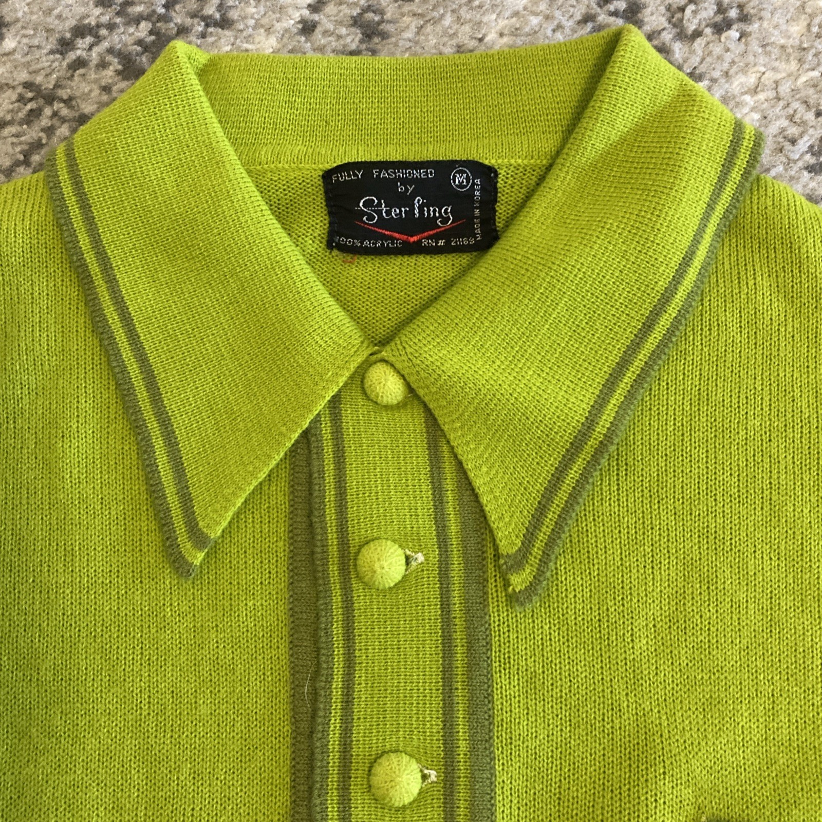 Vintage Sterling Green Sweater – Made in Korea 100% Acrylic – Medium Read