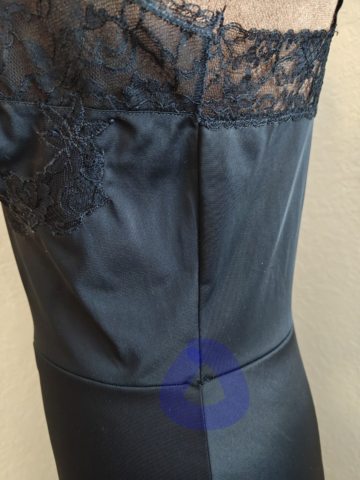 Classic 1960s Laros Black Lingerie Elegant Lace Trim Slip Size 34