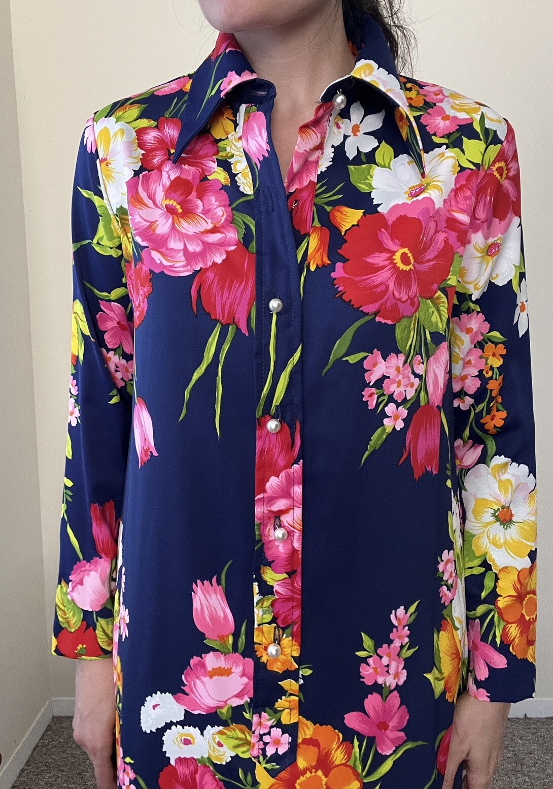 Vintage 70s Vibrant Flower Print Maxi Dress Hostess Dagger Collar Dress Op Art