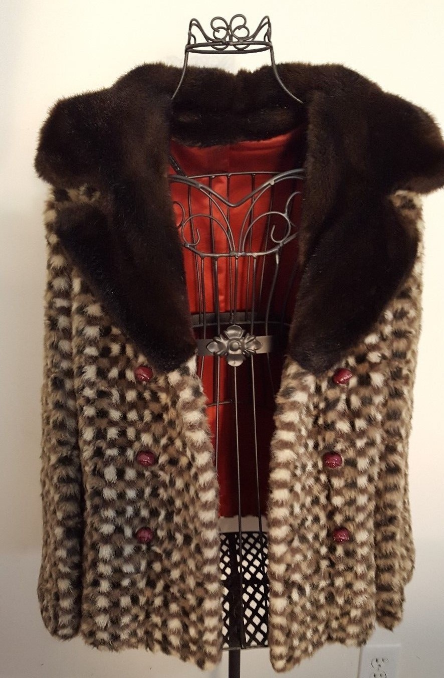 VTG Womens White, Black and Brown Print Faux Fur Coat Red Lined Complete