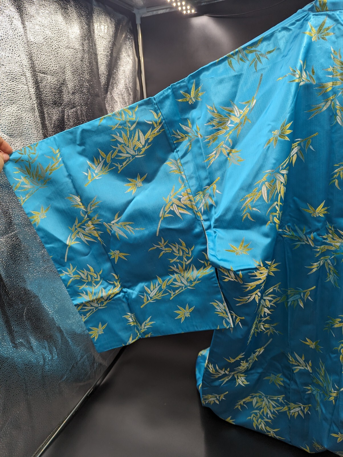 Vintage Joli Blue Silk Kimono w/ Embroidery Made in Japan size Small