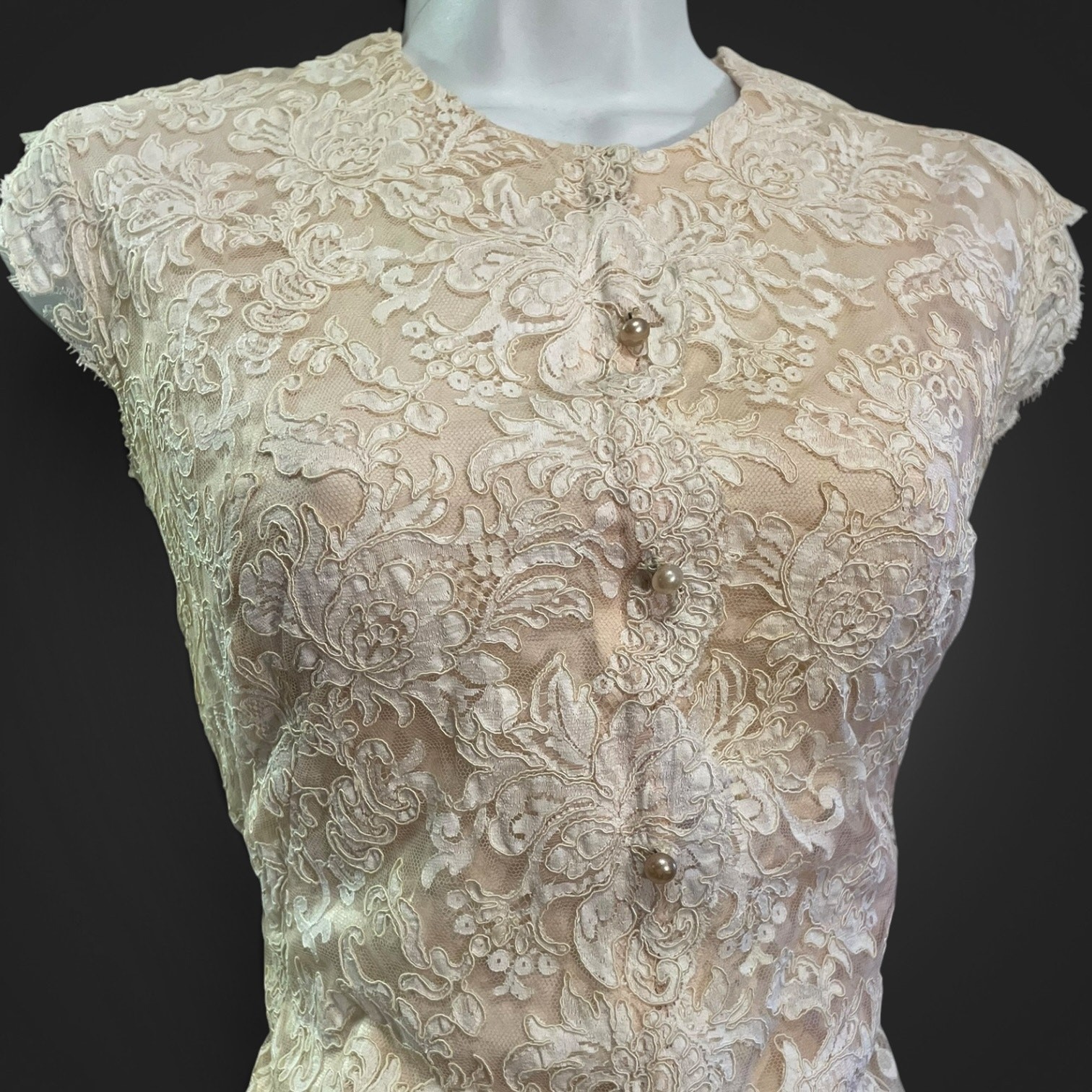 Vintage 1960s Sisto’s Ivory/Blush Corded Lace Pearl Button Cocktail Sheath Dress