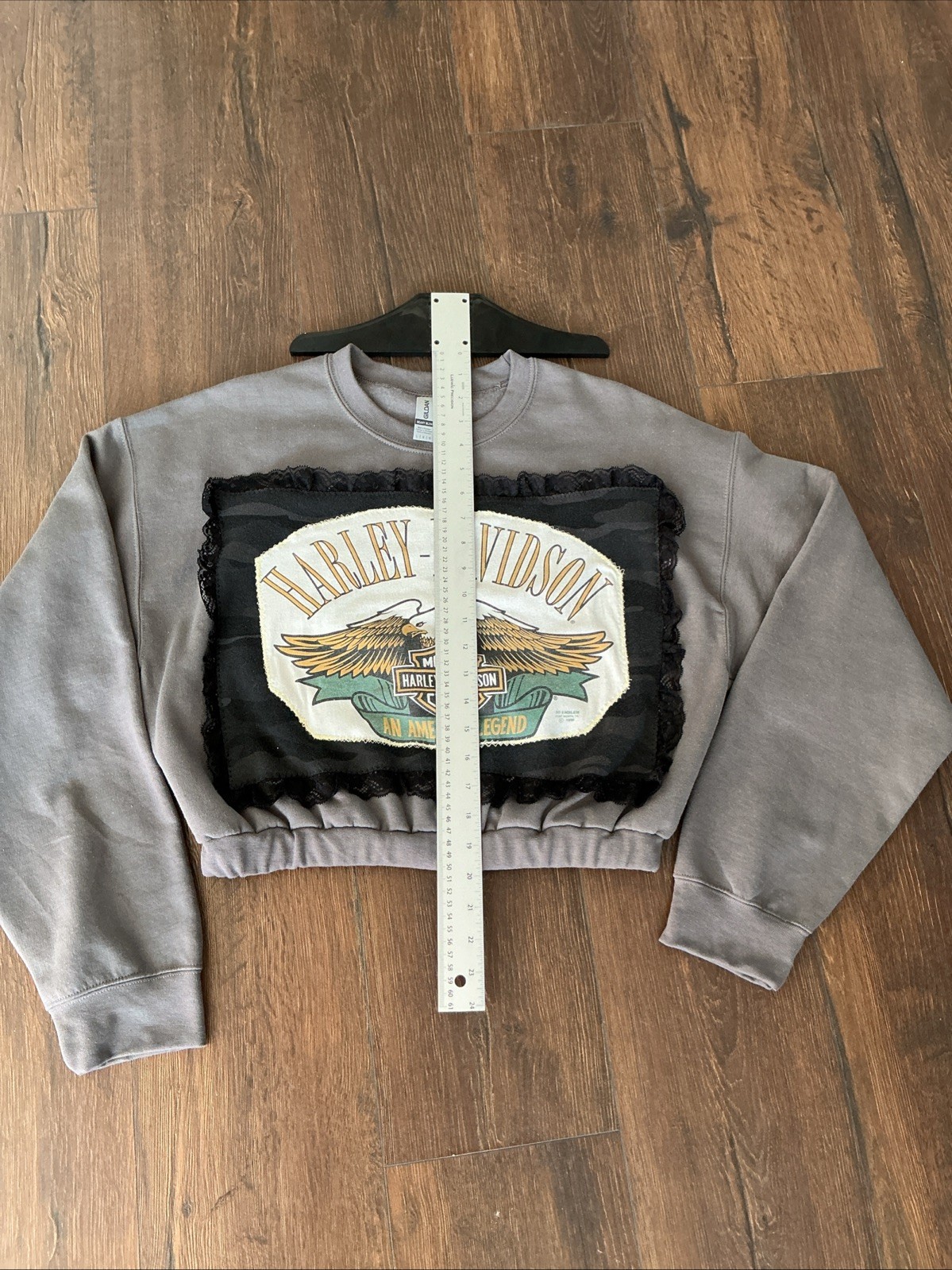 Harley-Davidson 1990 Vintage 3D Emblem Custom Crop Crew Neck Large