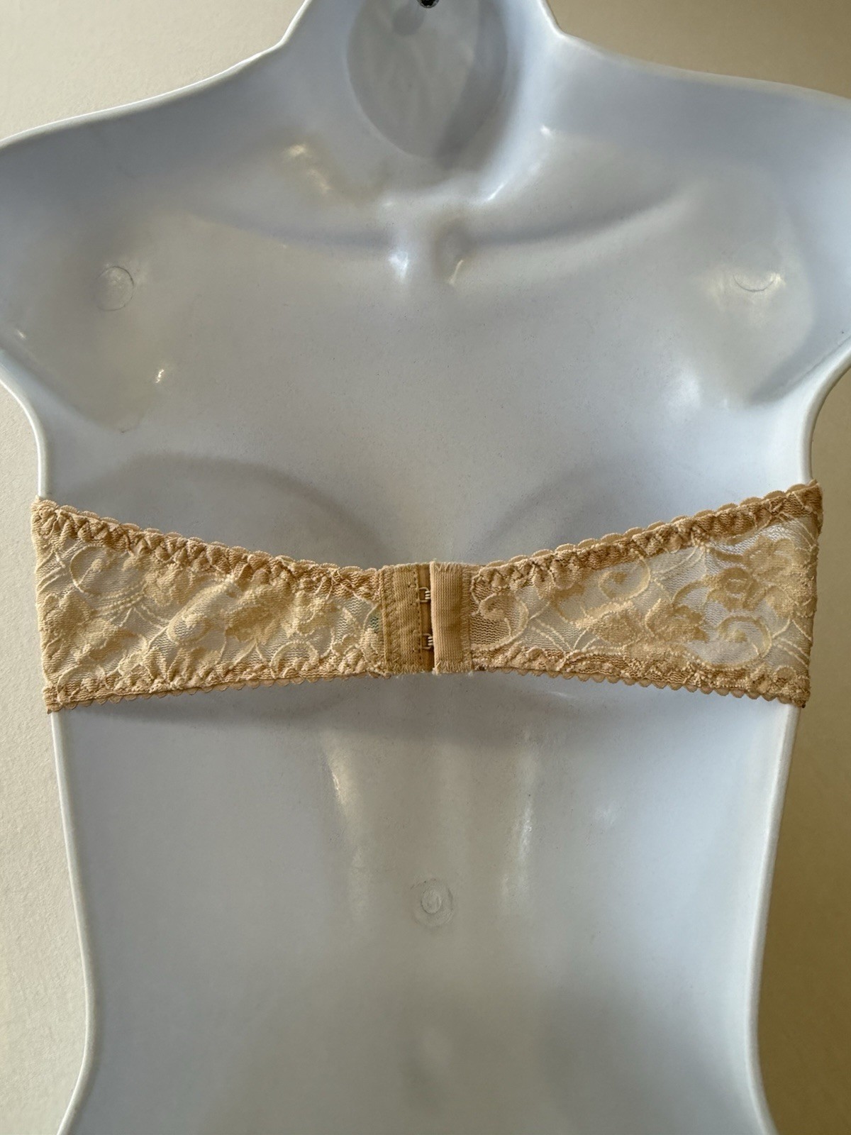 Vintage 1980’s JC Penney Beige Lace Strapless Underwire Bra Size 36C Style 7766