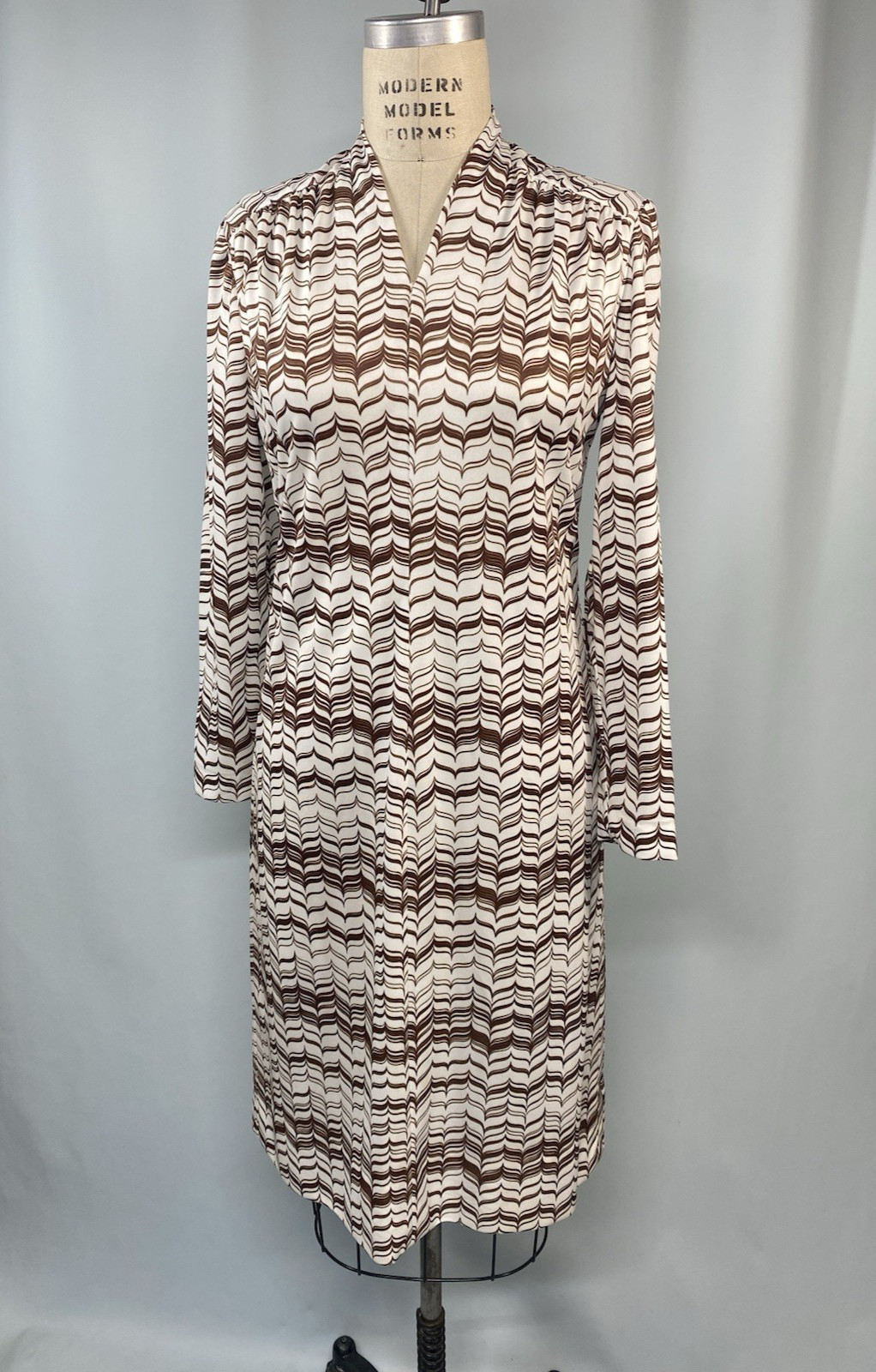 Vintage Dress SIZE MEDIUM 12 white brown zig zag NELLY DON 70s 80s modest