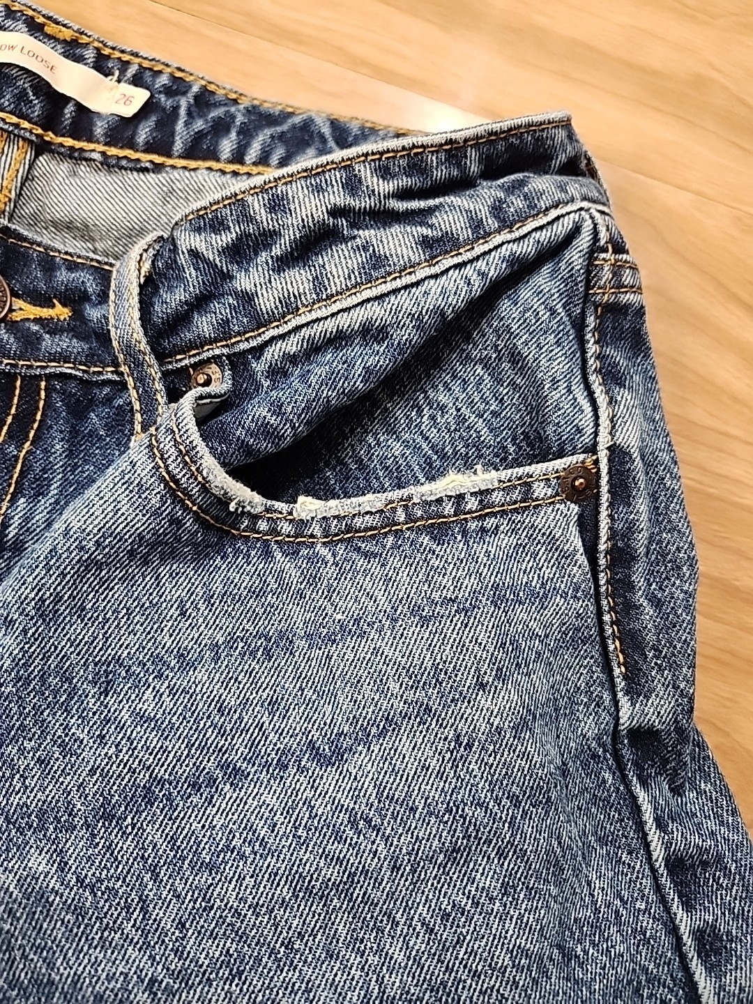 Vintage Levis With Big E Leather Patch Acid Wash Blue Low Loose Sz 26×32 Frayed