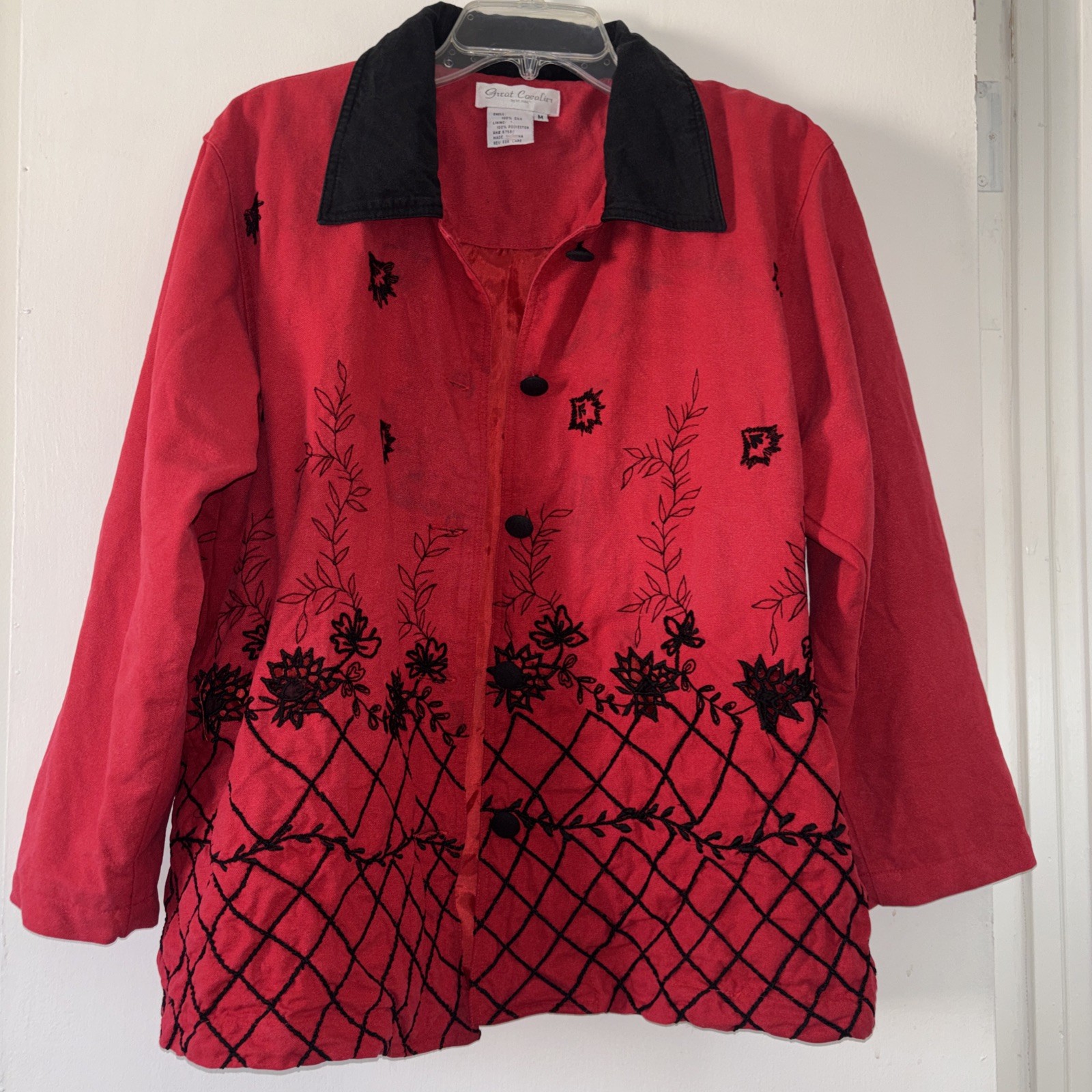 Jacket 100% Silk VTG Great Cavalier Embroidered Red Sz M Women’s Button Up