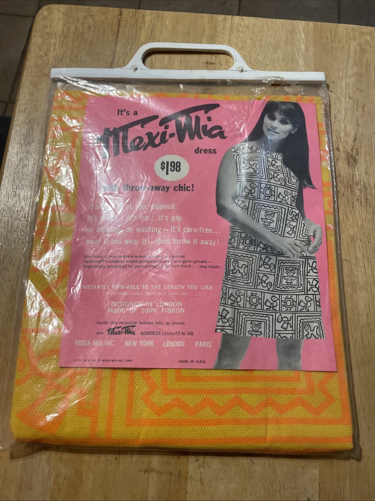 NOS vintage „Mexi-Mia” disposable paper dress made of 100% Fibron