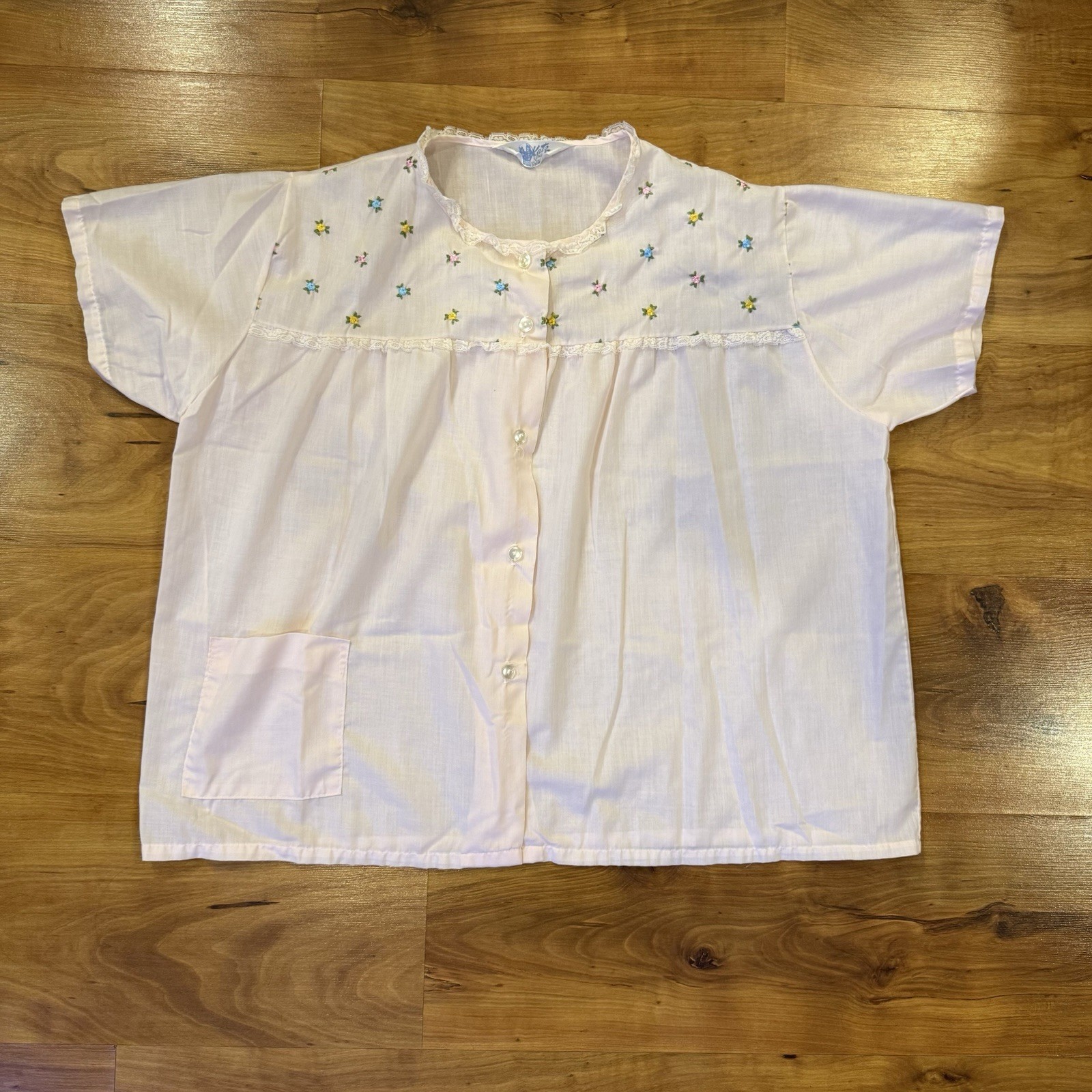 Vtg Katz Large Women’s Pink Button Up With Delicate Embroidered Flowers PJ Top