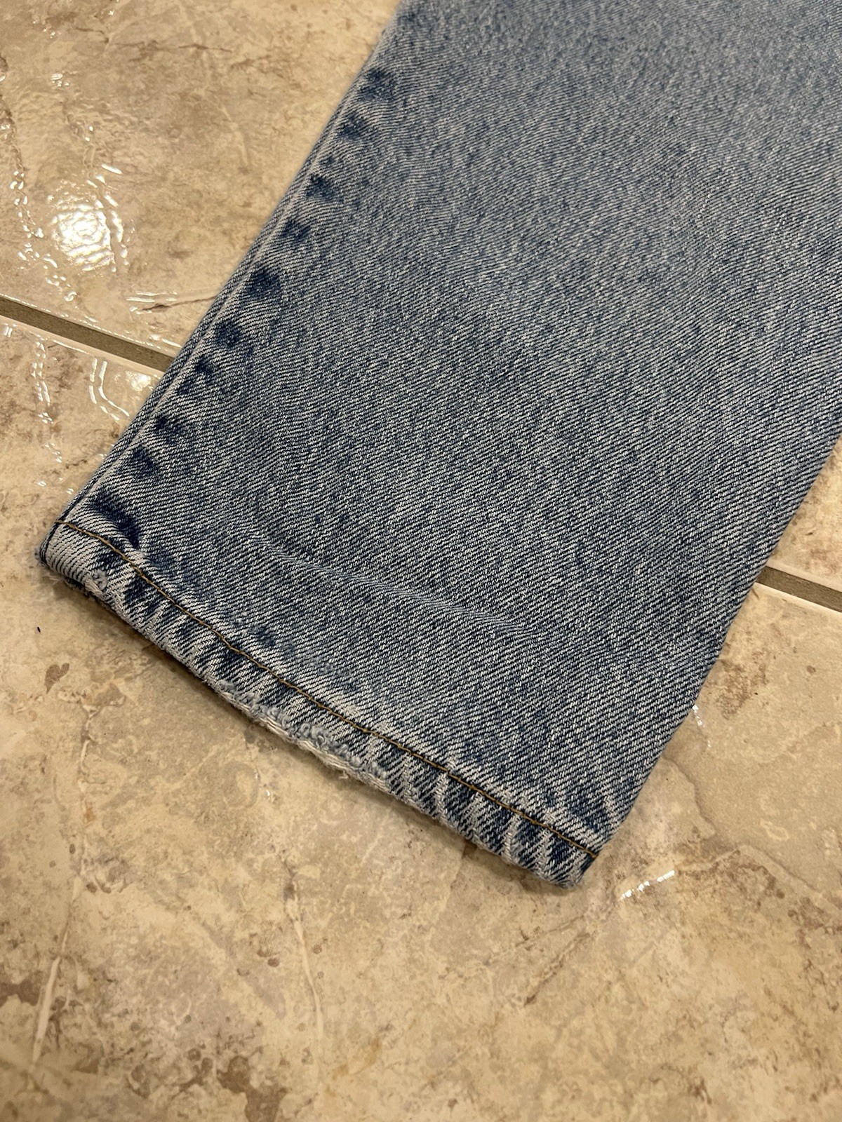 Vtg Women’s 15M ( 32X30 ) Levi’s Relaxed 550 Tapered Leg Distressed Denim Jeans