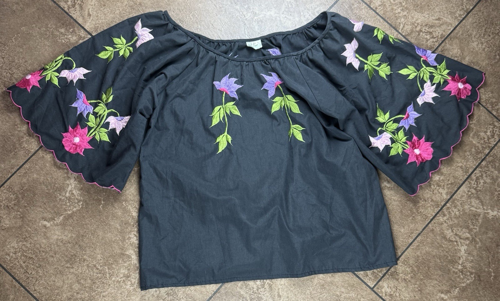 Vintage Caro Honolulu Embroidered Blouse Skirt Floral Set Philippines Size Med.