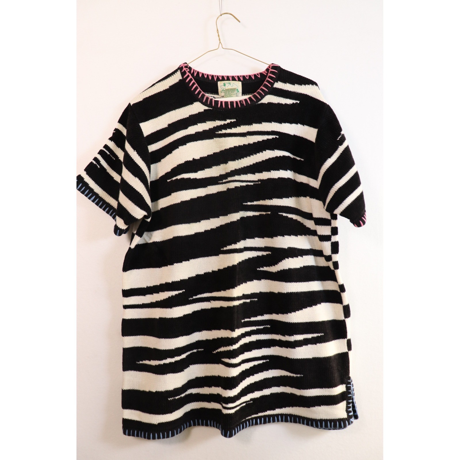 The Quacker Factory Vintage Zebra Print Knit Top Black White Pink Blue Large