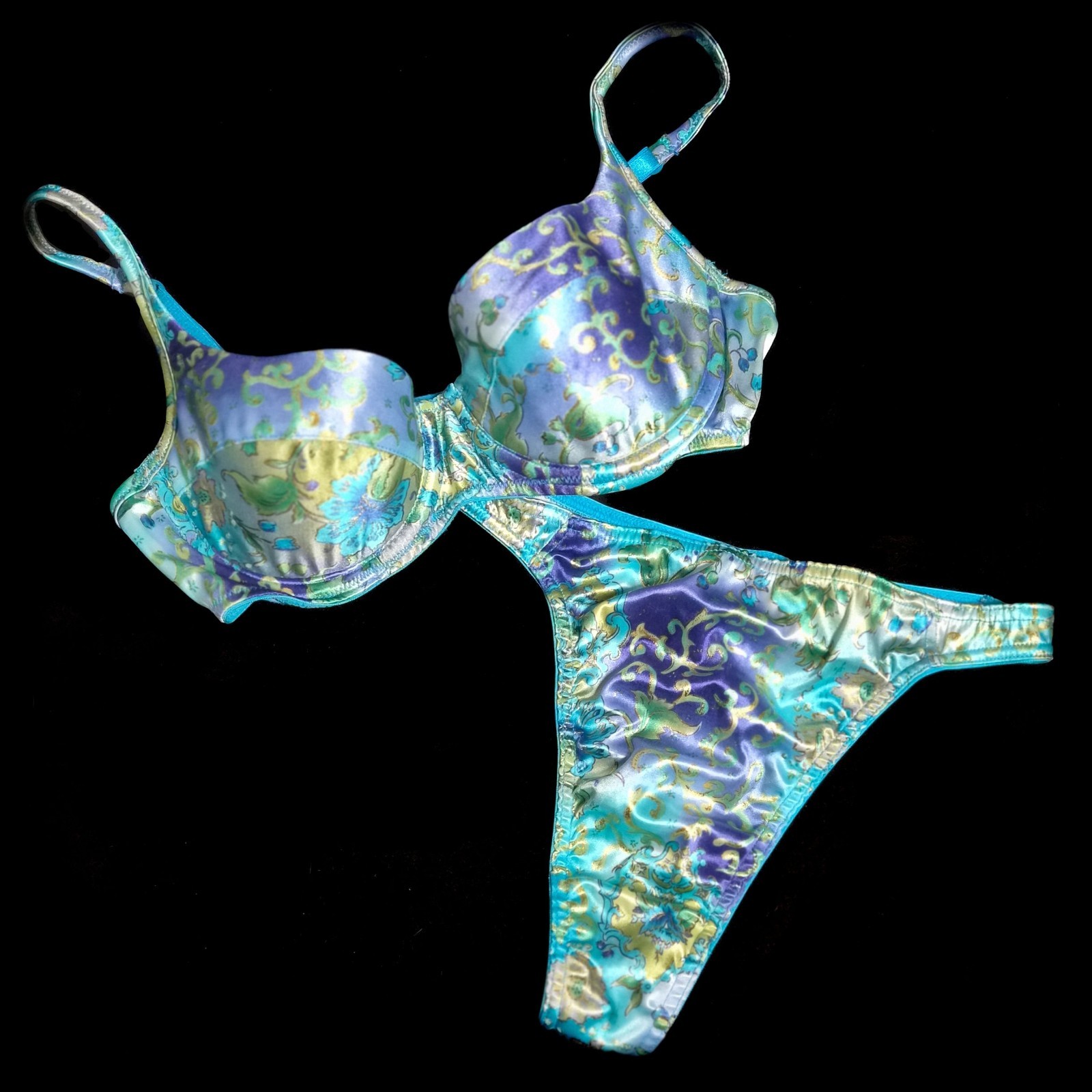 NWT Victoria’s Secret METALLIC Foil SATIN Second Skin Thong PANTY Bra Set 34B/M