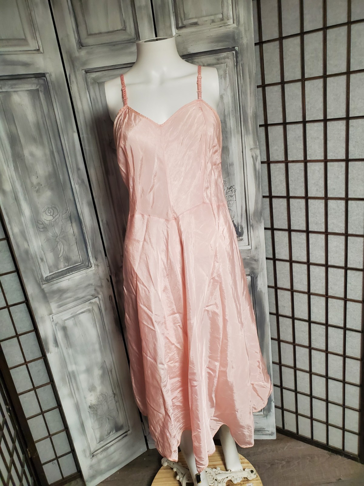 Vtg 1940s Dress Slip / Nightgown Rayon Taffeta Blush Pink M metal Sliders WW2