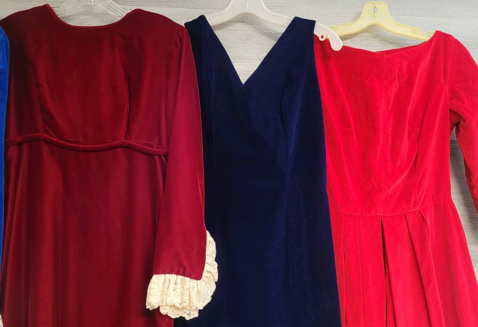 WOMENS LOT OF 24 VINTAGE VELVET DRESSES 40s 50s 60s 70s LACE RUFFLES MINI MAXI