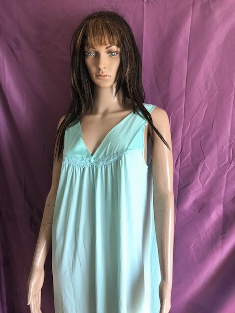VANITY FAIR AQUA GREEN NIGHTGOWN SZ M