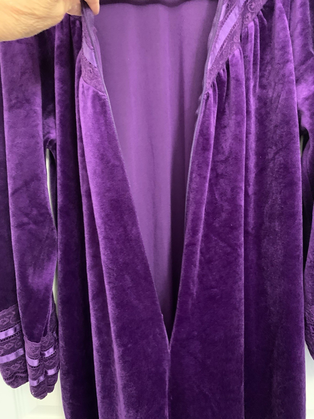 Vintage Reasa Martin USA Purple Crushed Velour Robe Please Read Description