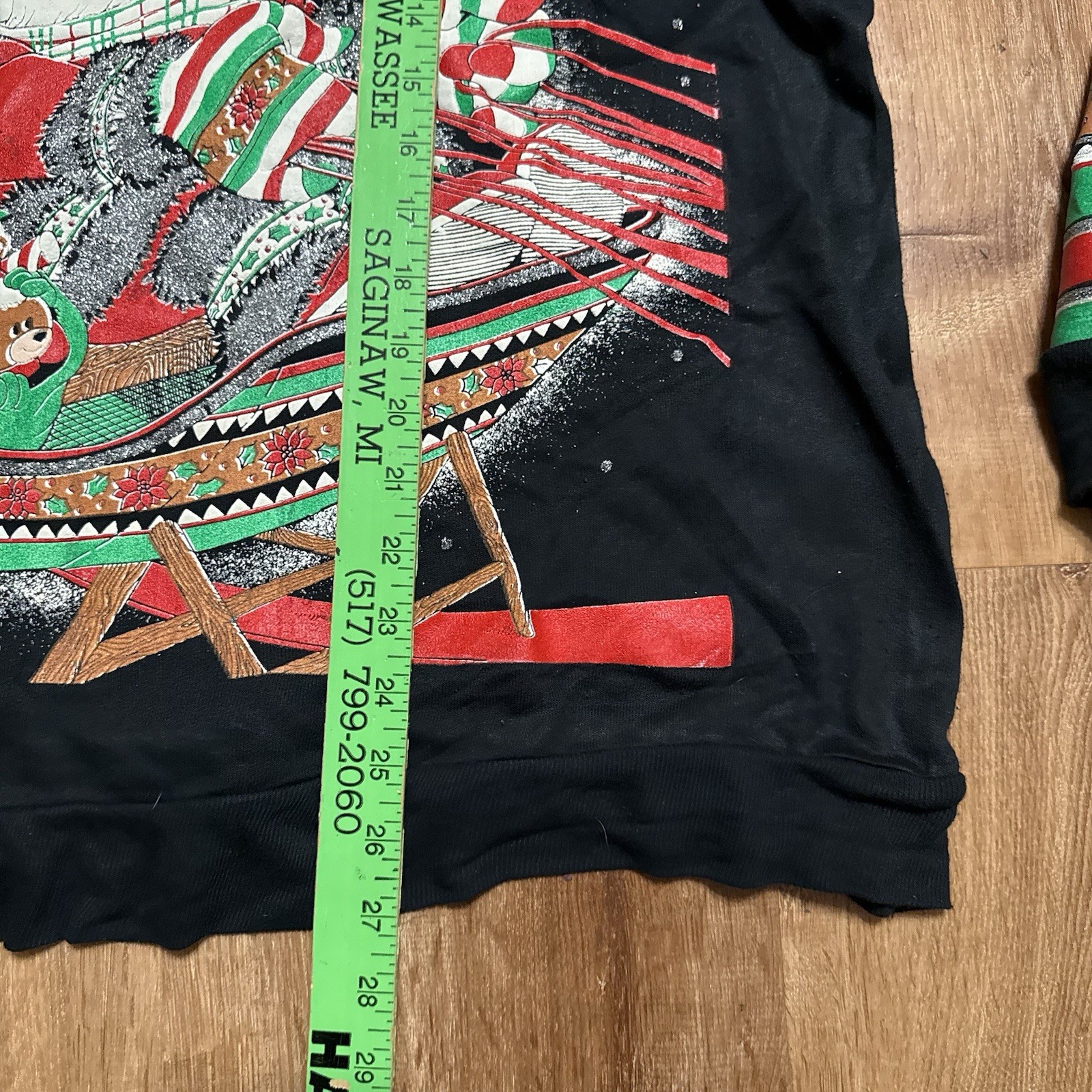 Vintage Large Christmas Pullover Sweater Black FULL Front Santa Claus Graphic