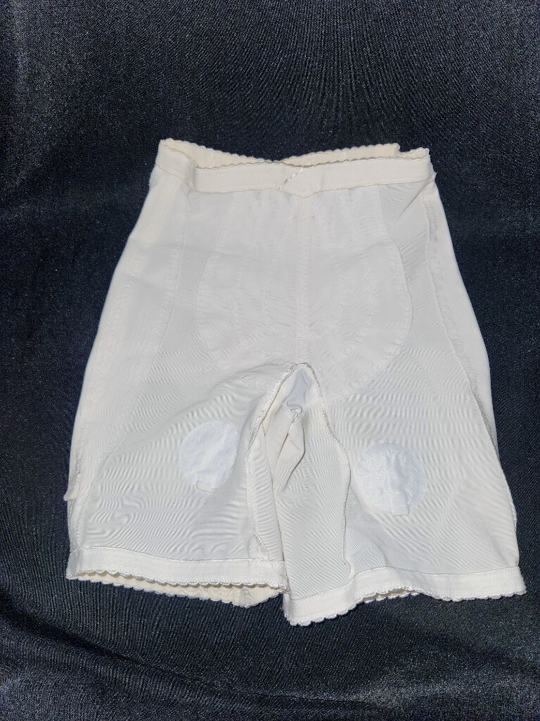 VTG Vanity Fair S 41-015 Nylon Girdle Shaper Long Leg Garter Loop B6