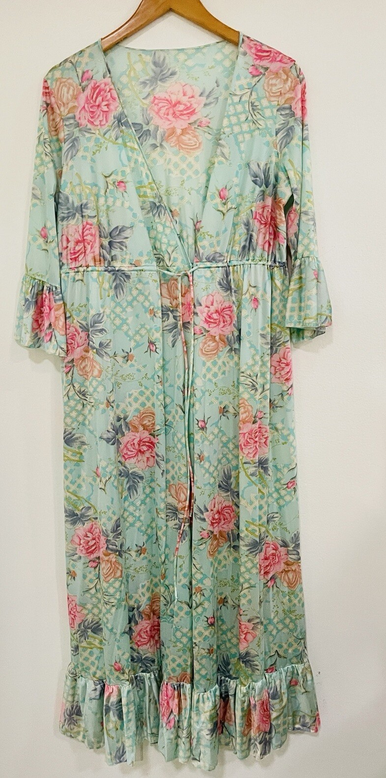 Vanity Fair 2 Piece Set Maxi NightGown & Robe Peignoir Pastel Floral Sz SML VTG