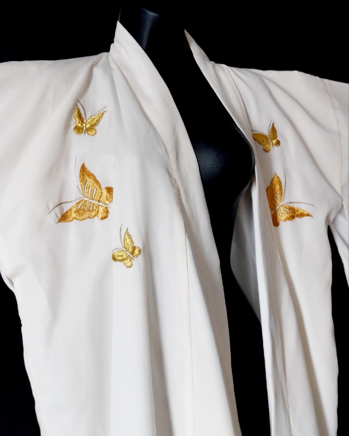 GOLD BUTTERFLY EMBROIDERED Ichiban Vintage CREAM DRESSING GOWN ROBE KIMONO