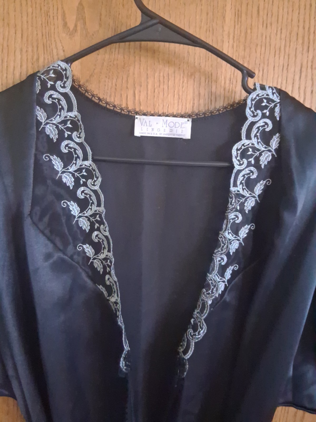 VTG Val Mode Pajama Set w Robe Black Gray Made in the USA Sz Medium runs small