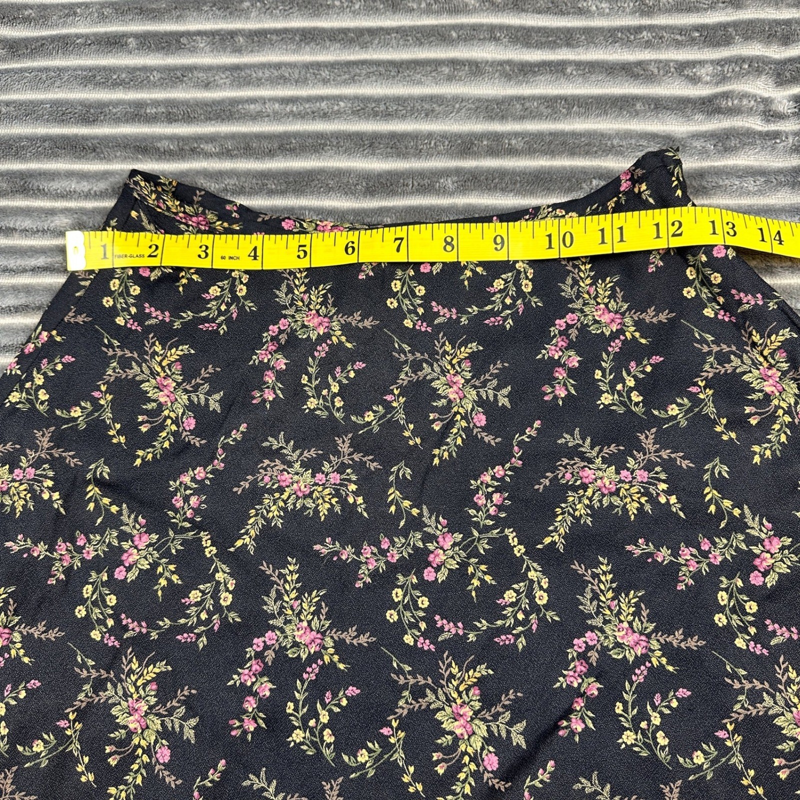 Wrapper USA Vintage 90s Floral Mini Skirt Black Satin Ruffle Hem Size 5/6 Grunge